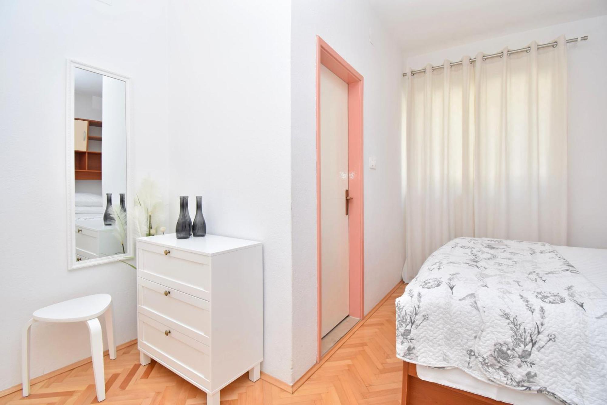 Apartment & Rooms Meri 투체피 외부 사진